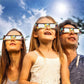 🕶️ Occhiali per l'osservazione dell'eclissi solare totale – Certificati ISO 12312-2 con filtro per smartphone 🌑