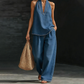 Completo casual da donna con top allacciato al collo e pantaloni a gamba larga