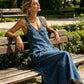 Abito in denim asimmetrico con bottoni, elegante, da donna