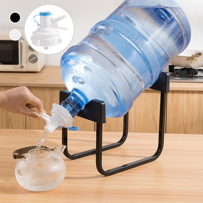 Pratico supporto antiscivolo per tanica d'acqua con erogatore a flusso rapido