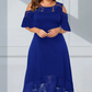 Abito elegante da donna con spalle scoperte e orlo in pizzo